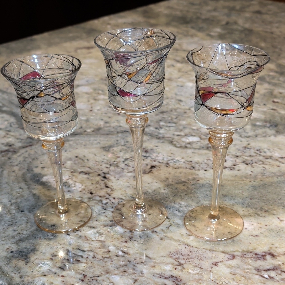 Elegant Glass Candle Holders with Artistic Design
